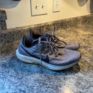 Nike Gray Athletic Shoes with Breathable Mesh and Cushioned Sole